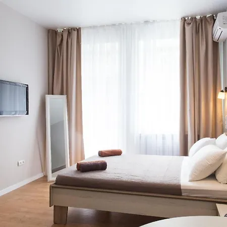 New Studio Near Metro Yaroslava Mudroho, Universytet - Chernyshevska Str 95-1 Харьков Экстерьер фото
