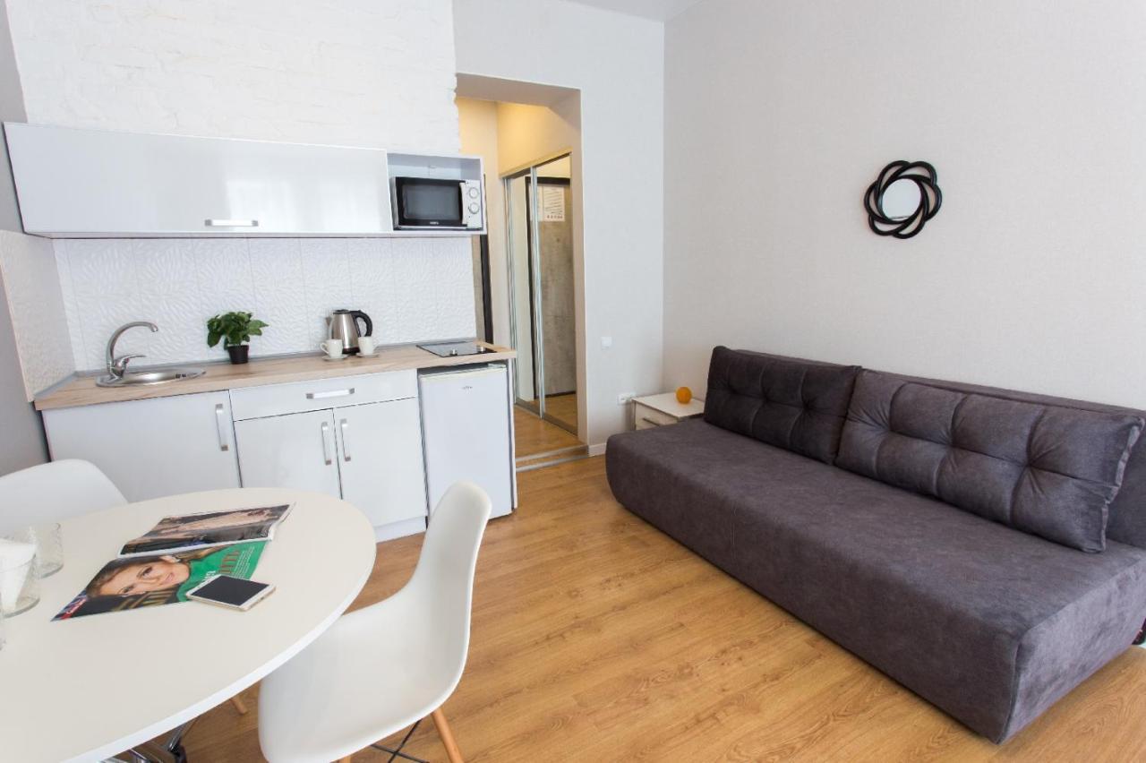 Apartment New Near Metro Yaroslava Mudroho, Universytet - Chernyshevska Str 95-1